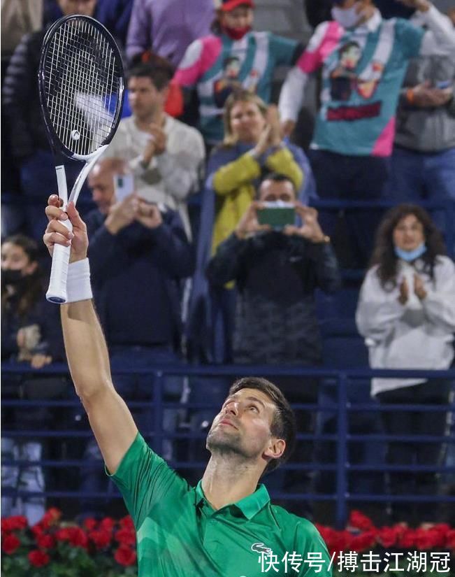 在冰面上倾 在冰面上倾